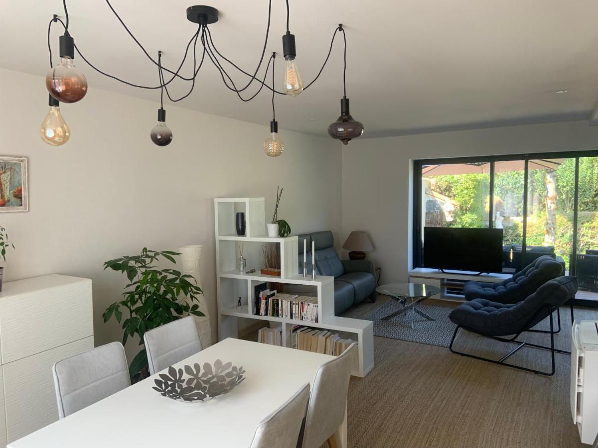Villa au calme dans un écrin de verdure Aytré Extérieur photo